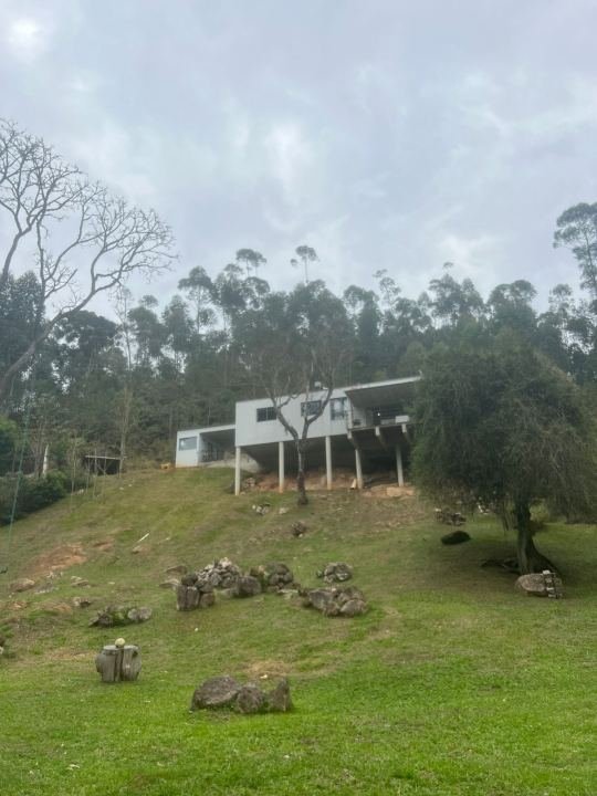 Casa Contemporânea no Campestre - Rio Campestre